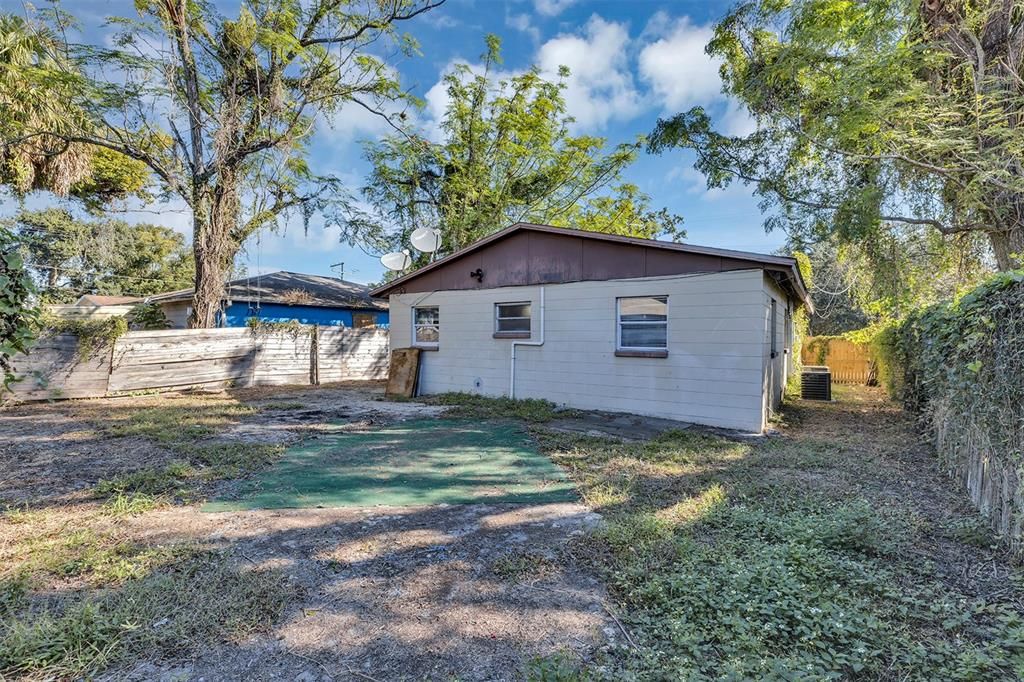 На продажу: $318,500 (4 спален, 2 ванн, 1232 Квадратных фут)