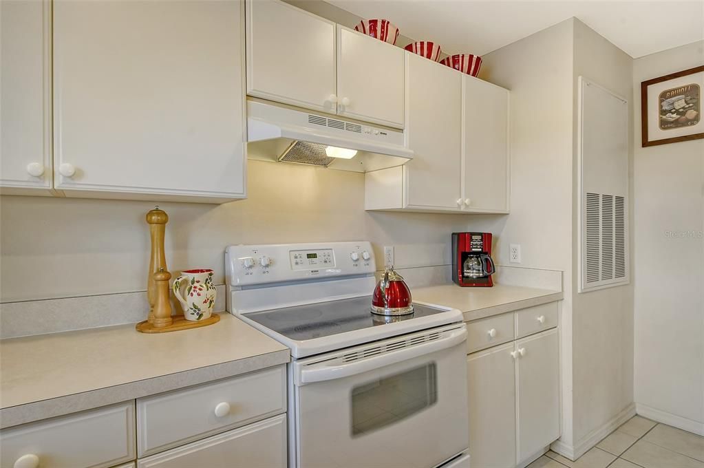 For Sale: $235,000 (2 beds, 2 baths, 1334 Square Feet)