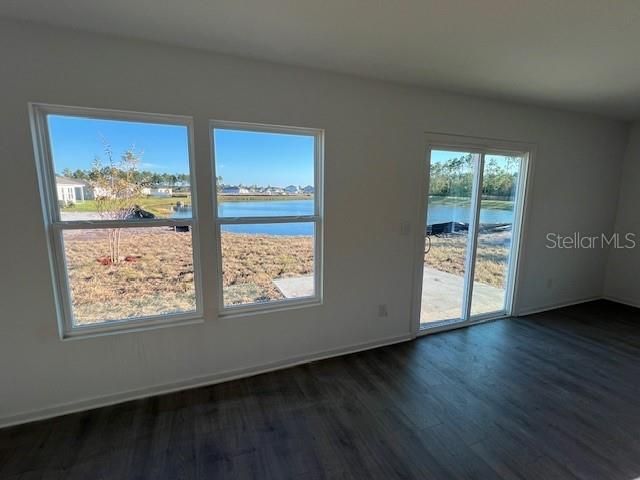 For Sale: $299,990 (3 beds, 2 baths, 1714 Square Feet)