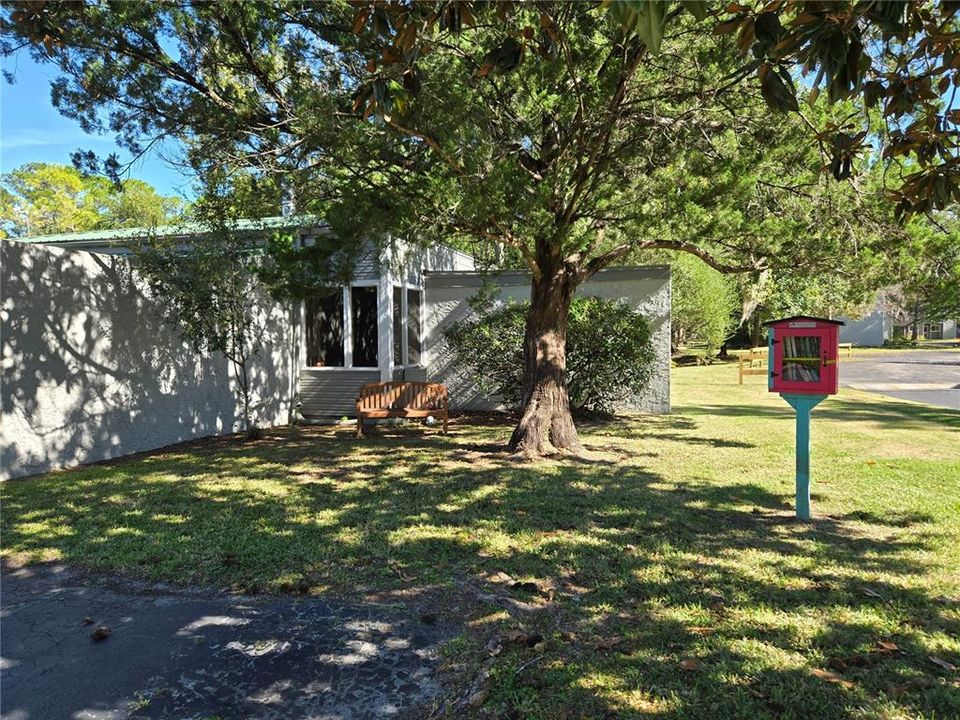 待售: $152,000 (2 贝兹, 1 浴室, 938 平方英尺)