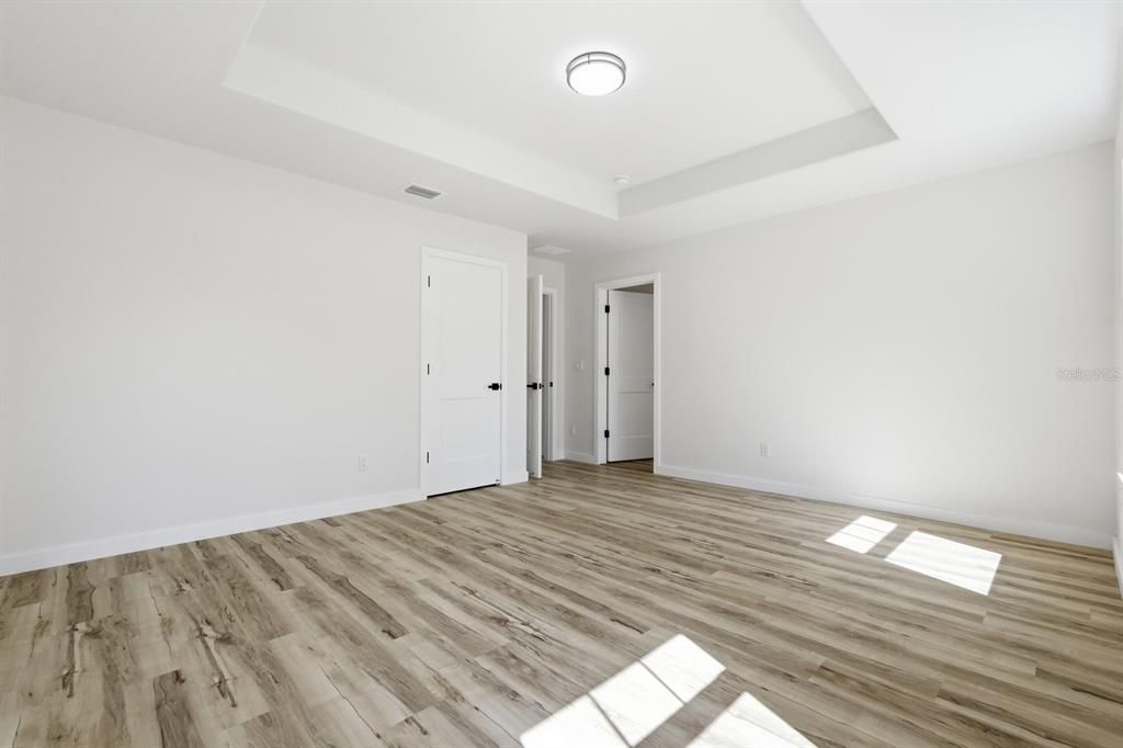 待售: $650,000 (6 贝兹, 0 浴室, 4170 平方英尺)