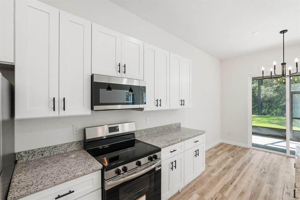 待售: $650,000 (6 贝兹, 0 浴室, 4170 平方英尺)