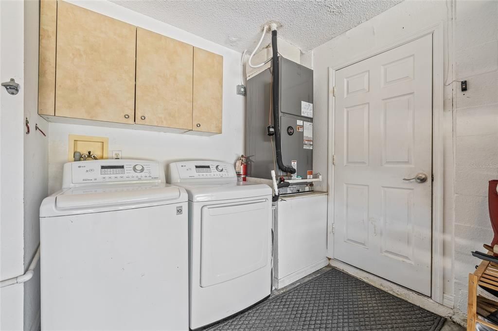 Active With Contract: $485,000 (3 beds, 2 baths, 1238 Square Feet)