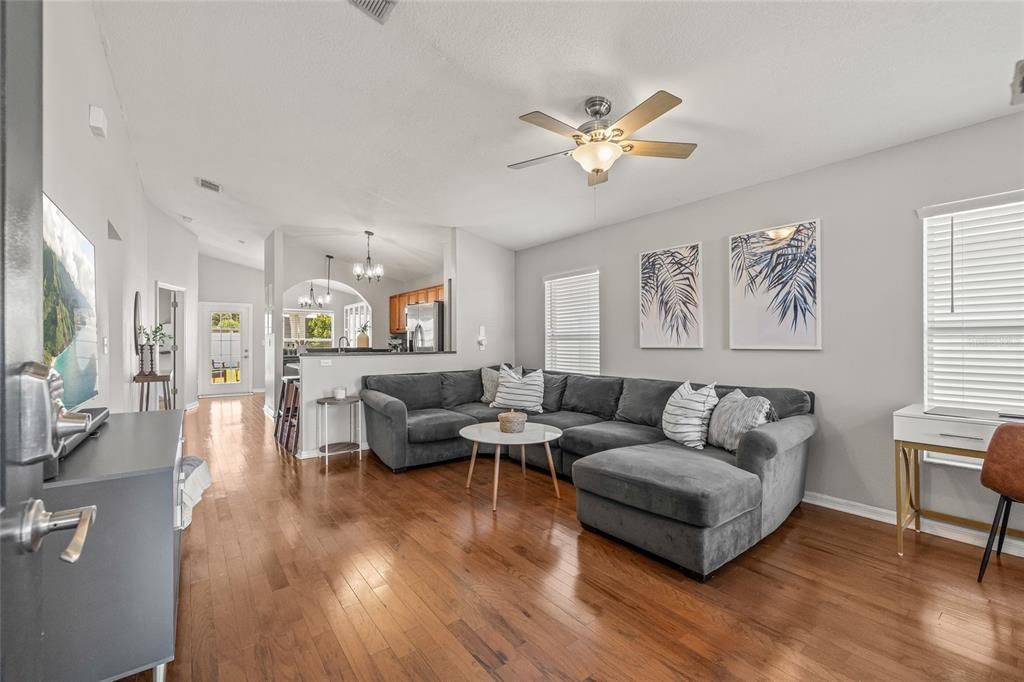 Active With Contract: $485,000 (3 beds, 2 baths, 1238 Square Feet)