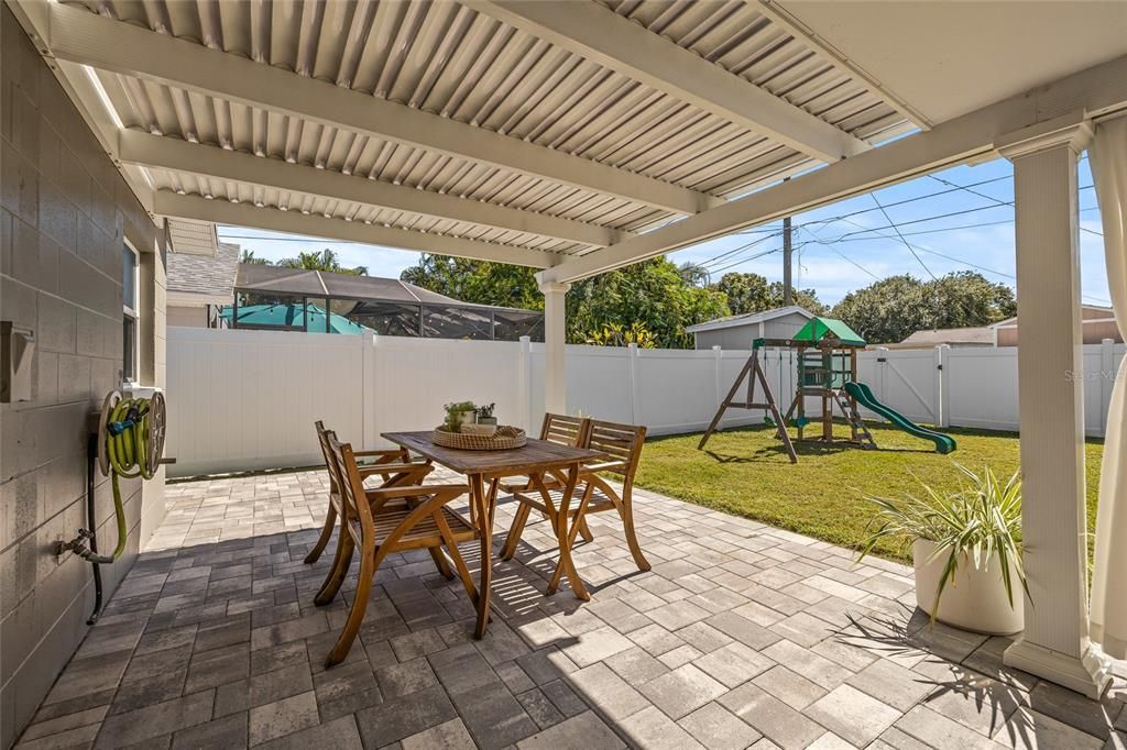 Active With Contract: $485,000 (3 beds, 2 baths, 1238 Square Feet)