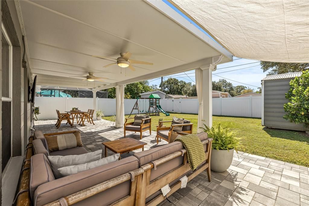 Active With Contract: $485,000 (3 beds, 2 baths, 1238 Square Feet)