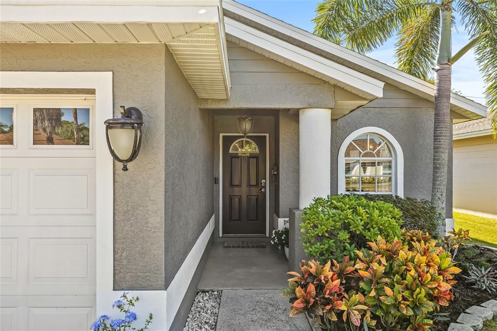 Active With Contract: $485,000 (3 beds, 2 baths, 1238 Square Feet)