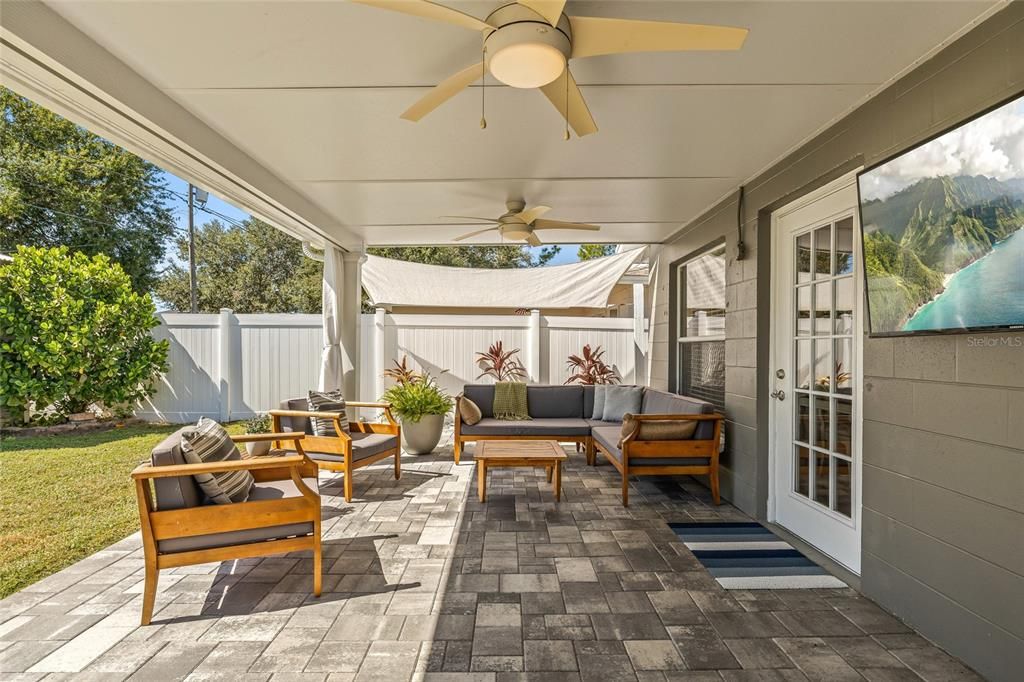 Active With Contract: $485,000 (3 beds, 2 baths, 1238 Square Feet)