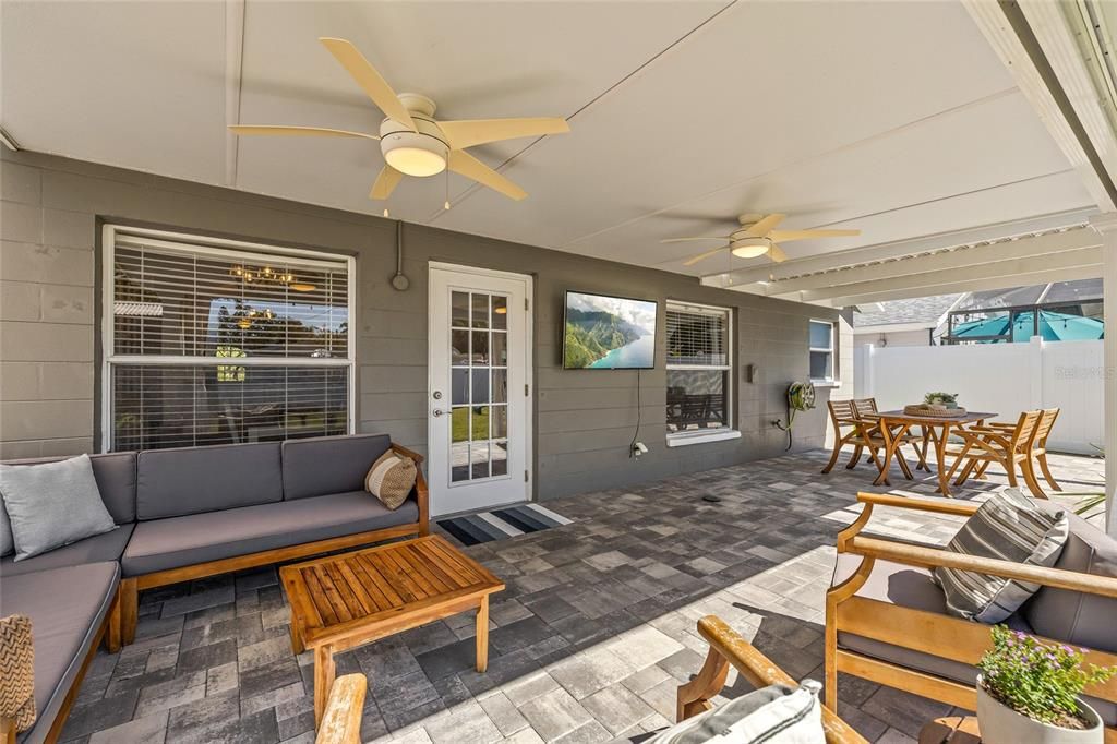 Active With Contract: $485,000 (3 beds, 2 baths, 1238 Square Feet)