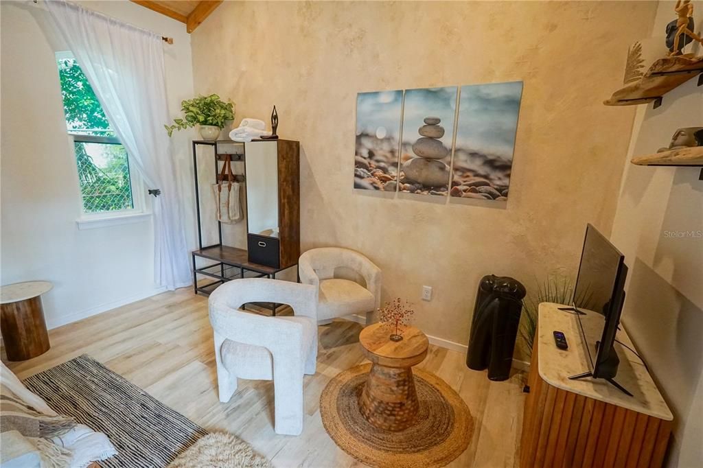 出租: $3,800 (2 贝兹, 1 浴室, 1168 平方英尺)