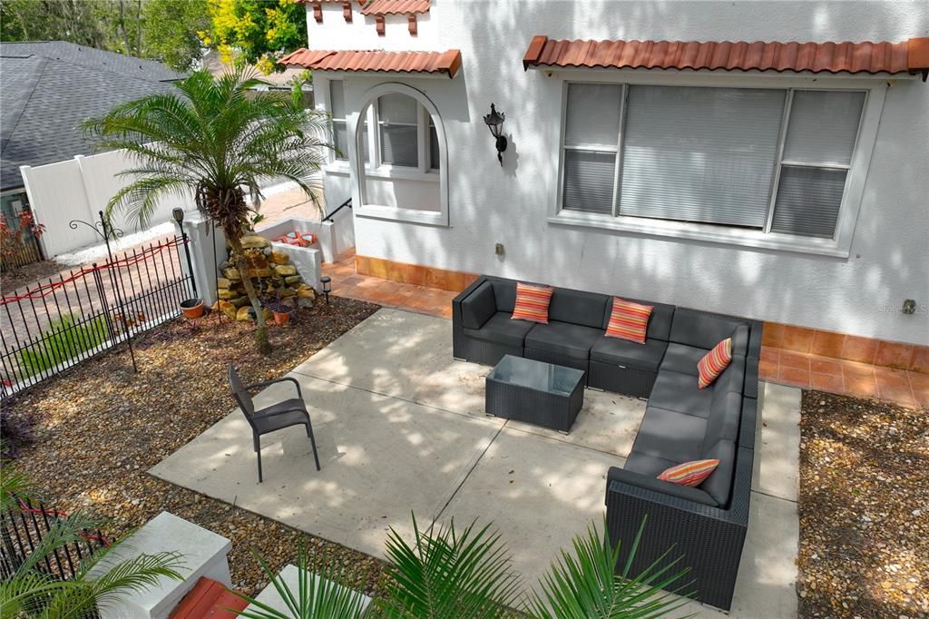 出租: $3,800 (2 贝兹, 1 浴室, 1168 平方英尺)