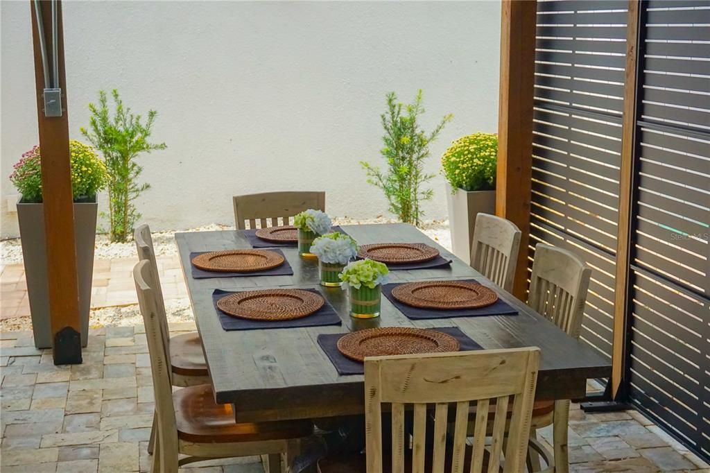 出租: $3,800 (2 贝兹, 1 浴室, 1168 平方英尺)