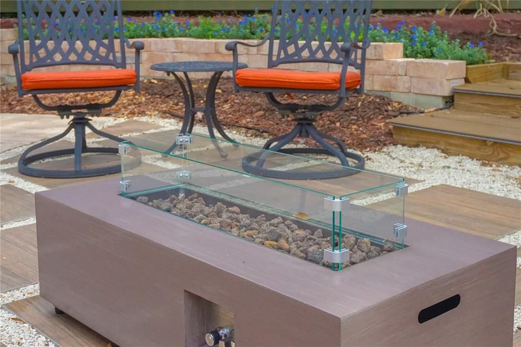 出租: $3,800 (2 贝兹, 1 浴室, 1168 平方英尺)