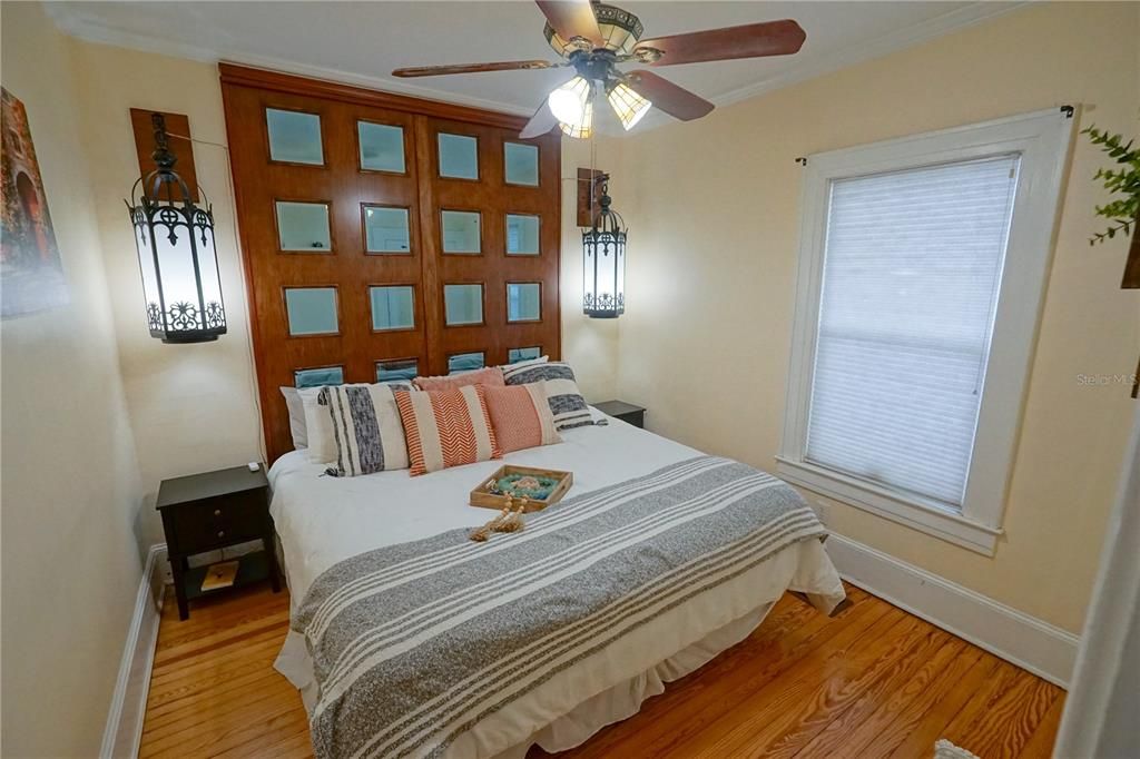 出租: $3,800 (2 贝兹, 1 浴室, 1168 平方英尺)