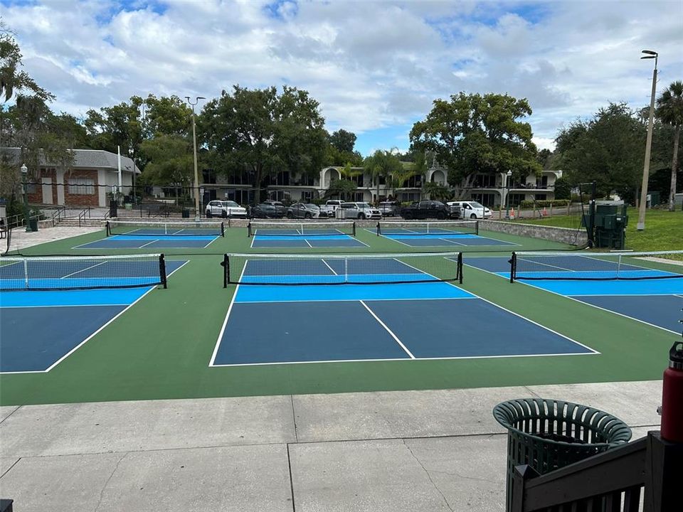 出租: $3,800 (2 贝兹, 1 浴室, 1168 平方英尺)