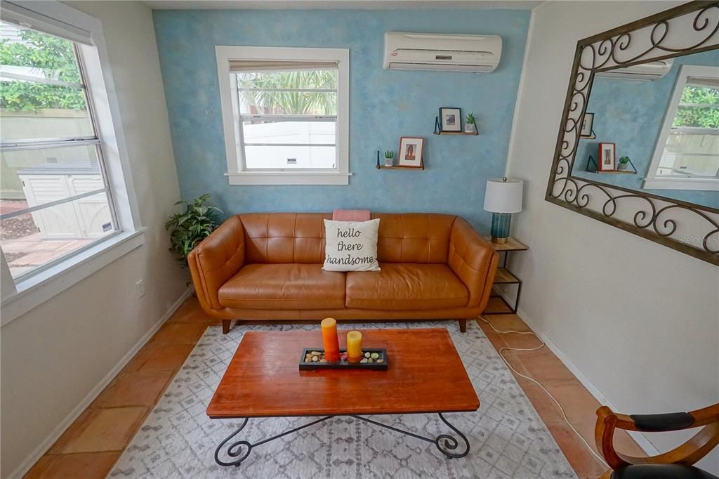 出租: $3,800 (2 贝兹, 1 浴室, 1168 平方英尺)