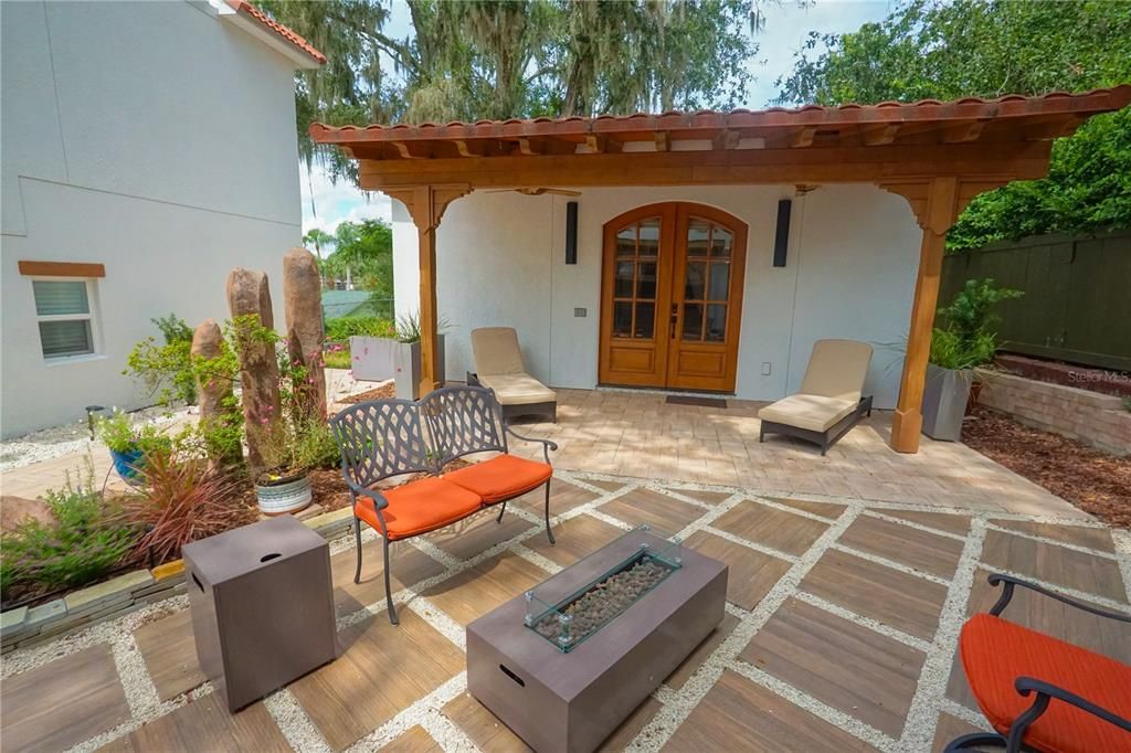 出租: $3,800 (2 贝兹, 1 浴室, 1168 平方英尺)