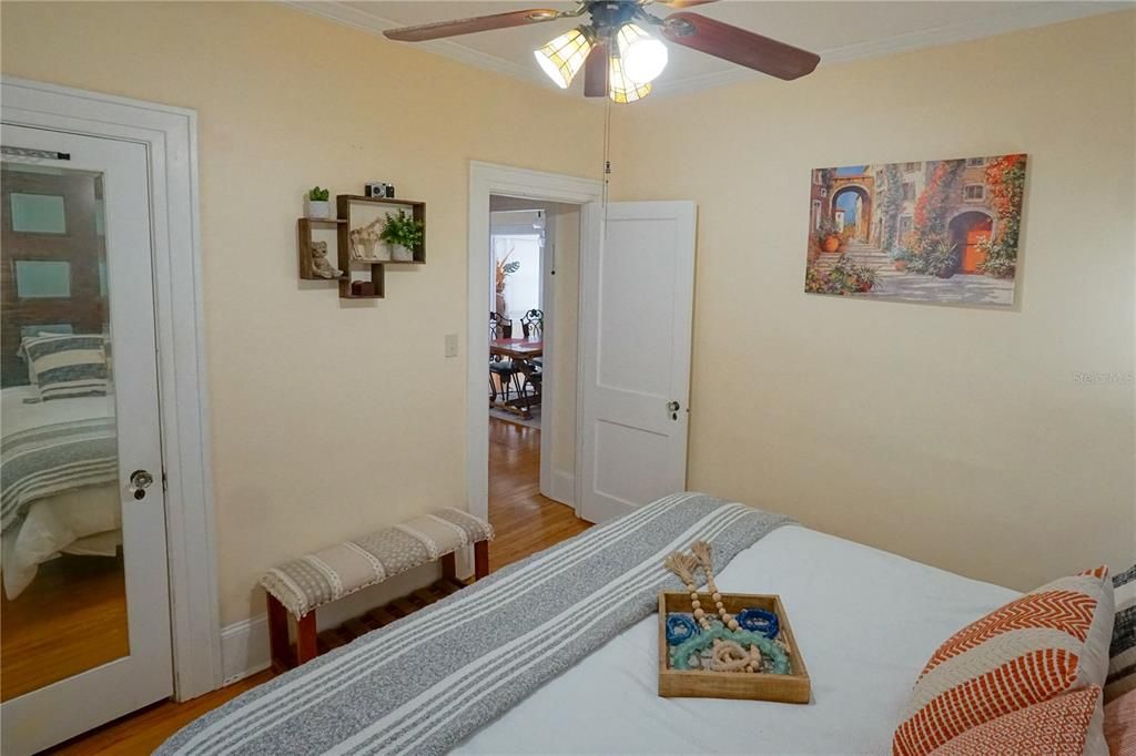 出租: $3,800 (2 贝兹, 1 浴室, 1168 平方英尺)