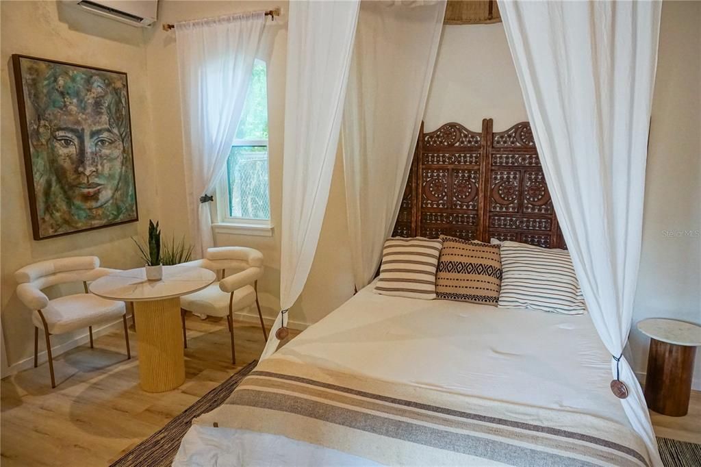 出租: $3,800 (2 贝兹, 1 浴室, 1168 平方英尺)