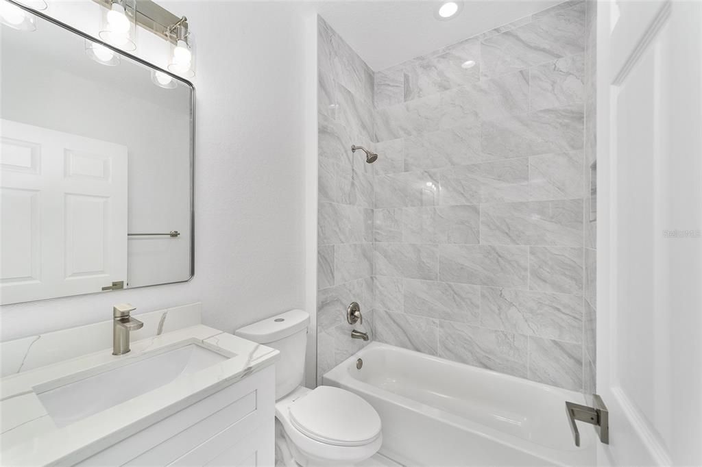 For Sale: $269,900 (3 beds, 2 baths, 1251 Square Feet)