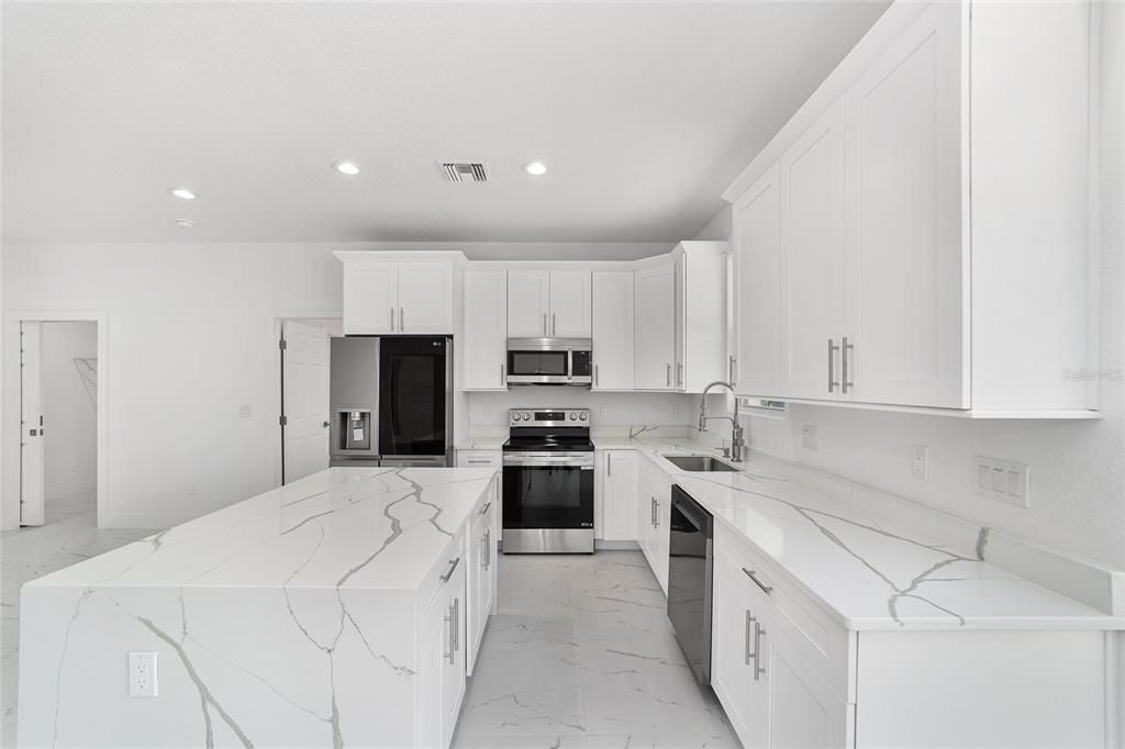 For Sale: $269,900 (3 beds, 2 baths, 1251 Square Feet)