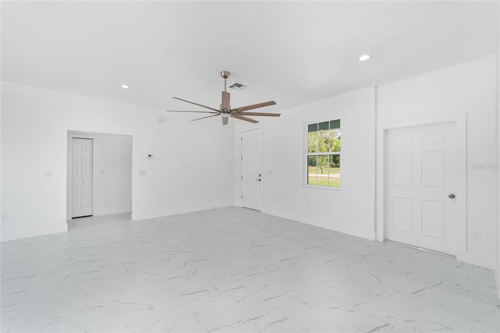 For Sale: $269,900 (3 beds, 2 baths, 1251 Square Feet)