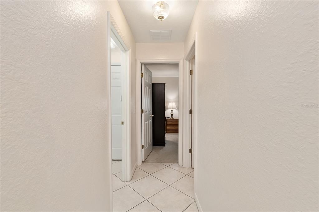 Active With Contract: $259,999 (2 beds, 2 baths, 1346 Square Feet)