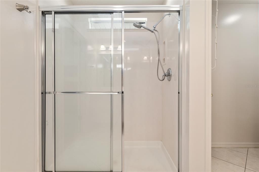 Active With Contract: $259,999 (2 beds, 2 baths, 1346 Square Feet)