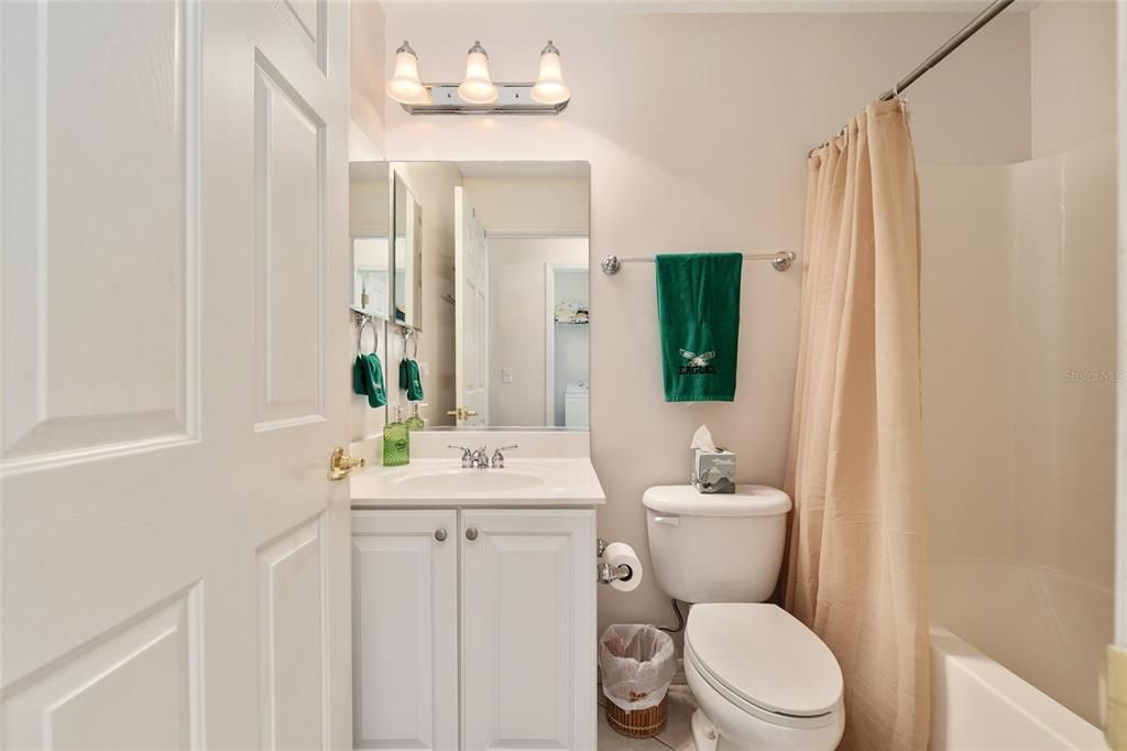 Active With Contract: $259,999 (2 beds, 2 baths, 1346 Square Feet)