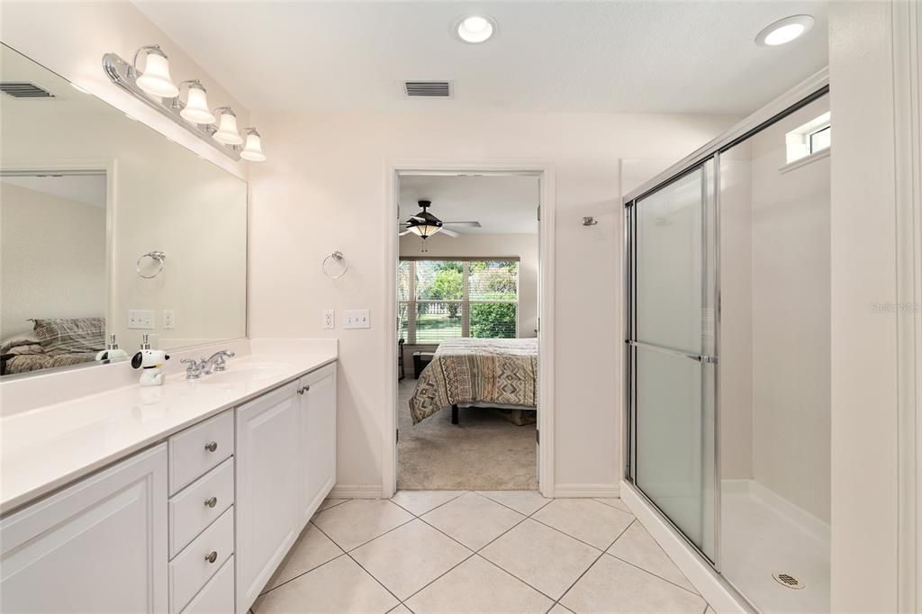 Active With Contract: $259,999 (2 beds, 2 baths, 1346 Square Feet)