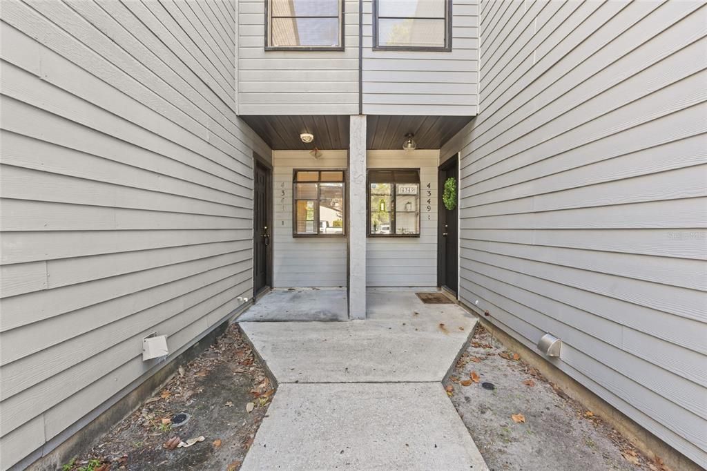 For Rent: $1,400 (3 beds, 2 baths, 1321 Square Feet)