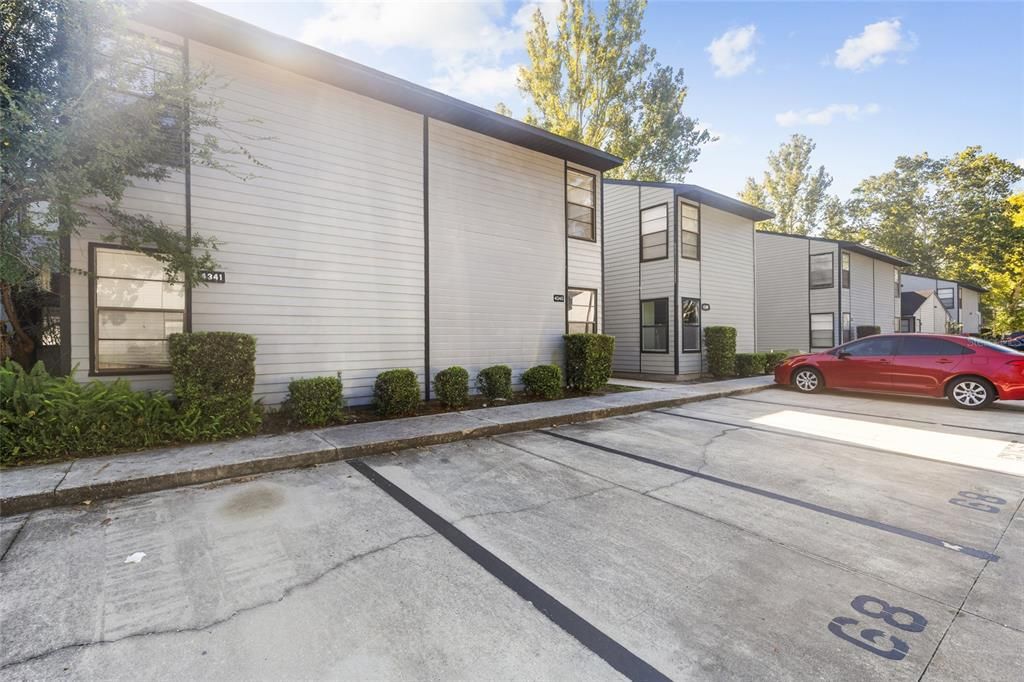 For Rent: $1,400 (3 beds, 2 baths, 1321 Square Feet)