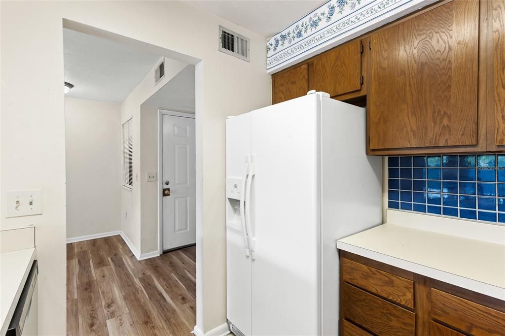 For Rent: $1,400 (3 beds, 2 baths, 1321 Square Feet)