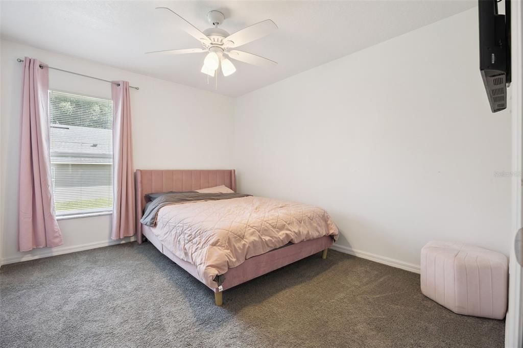 For Sale: $295,000 (4 beds, 2 baths, 1617 Square Feet)