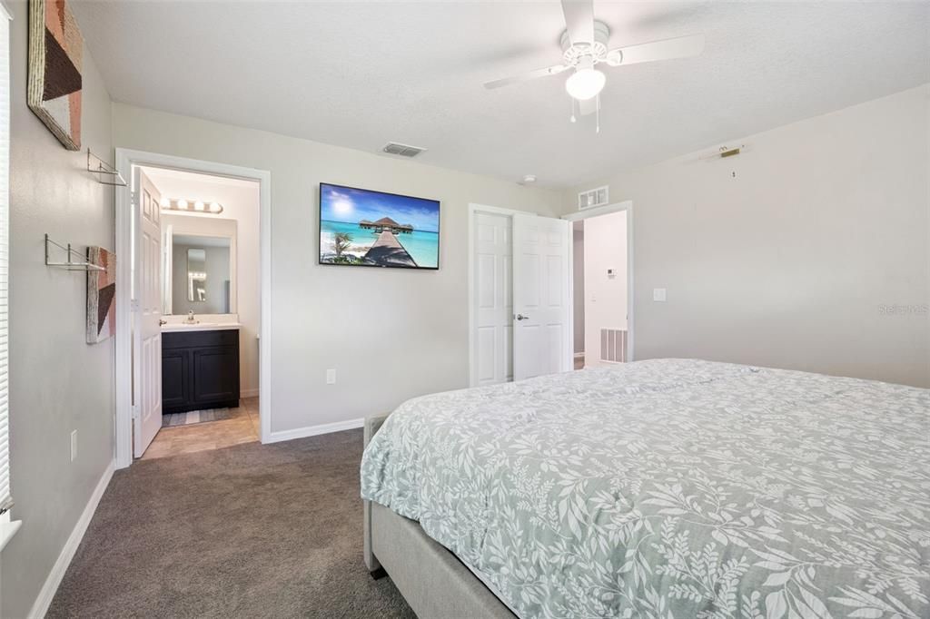 For Sale: $295,000 (4 beds, 2 baths, 1617 Square Feet)