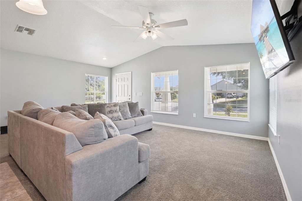 For Sale: $295,000 (4 beds, 2 baths, 1617 Square Feet)