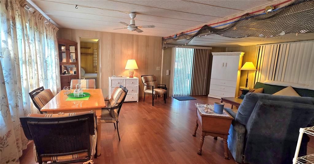 En Venta: $69,900 (2 camas, 2 baños, 832 Pies cuadrados)