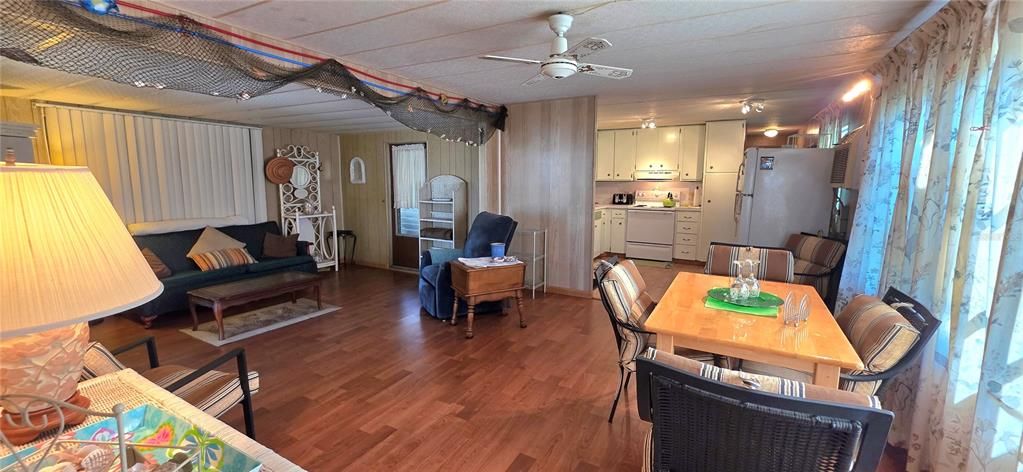 En Venta: $69,900 (2 camas, 2 baños, 832 Pies cuadrados)