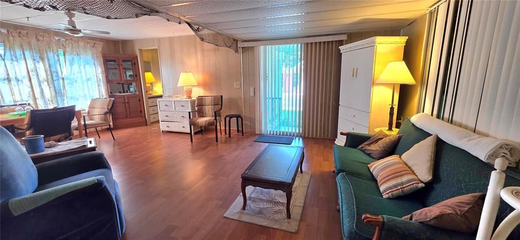 En Venta: $69,900 (2 camas, 2 baños, 832 Pies cuadrados)