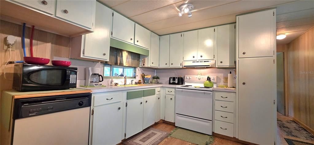 En Venta: $69,900 (2 camas, 2 baños, 832 Pies cuadrados)