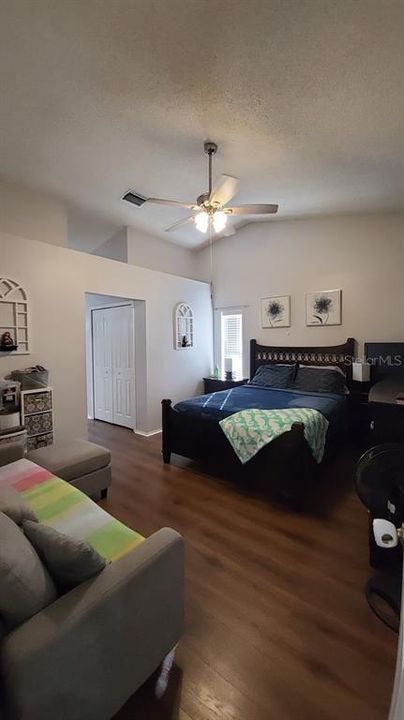 For Sale: $335,000 (3 beds, 2 baths, 1542 Square Feet)