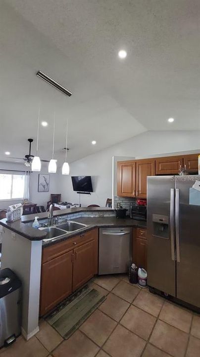 For Sale: $335,000 (3 beds, 2 baths, 1542 Square Feet)