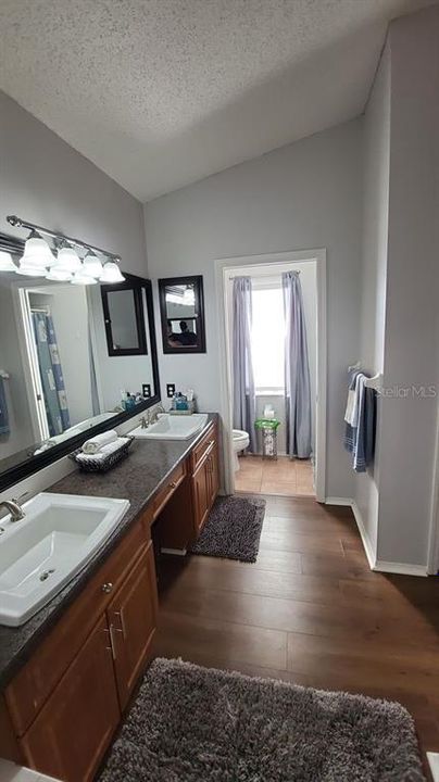 For Sale: $335,000 (3 beds, 2 baths, 1542 Square Feet)