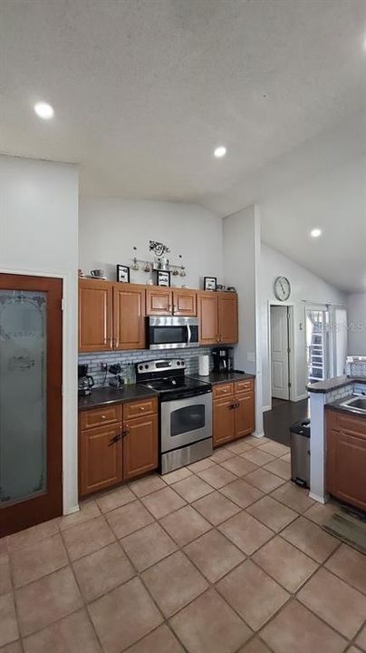 For Sale: $335,000 (3 beds, 2 baths, 1542 Square Feet)