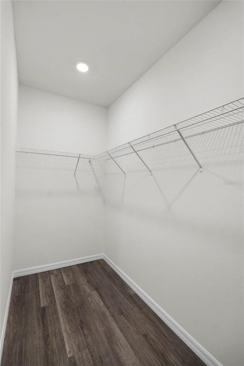 For Sale: $318,990 (4 beds, 2 baths, 2308 Square Feet)