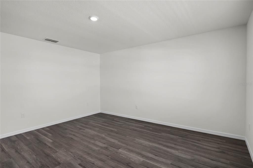 For Sale: $318,990 (4 beds, 2 baths, 2308 Square Feet)