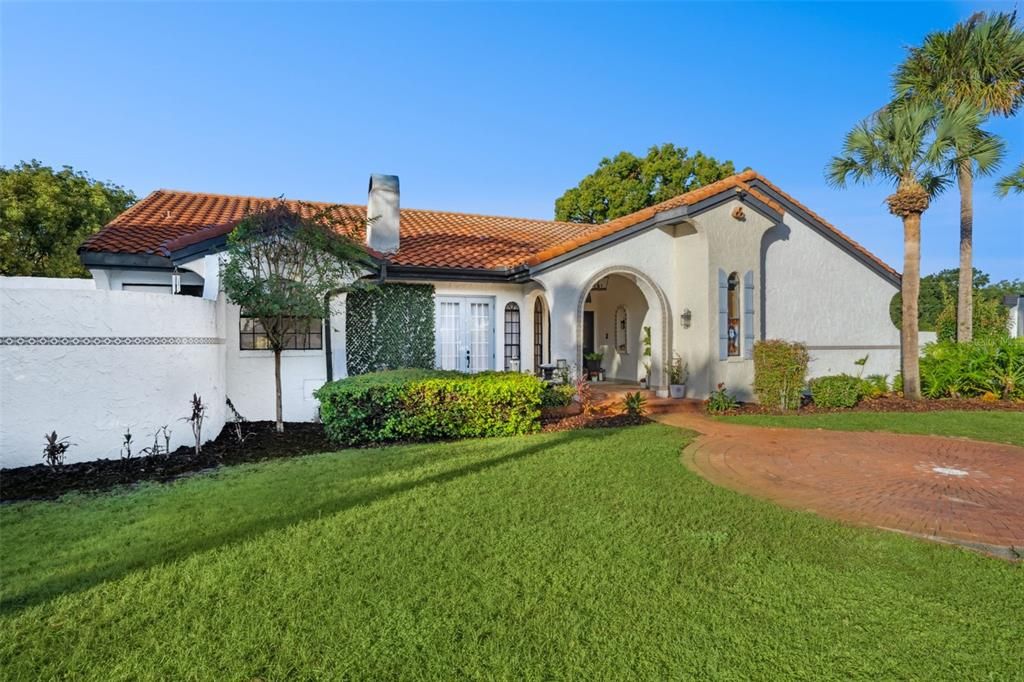 For Sale: $1,200,000 (5 beds, 4 baths, 3190 Square Feet)