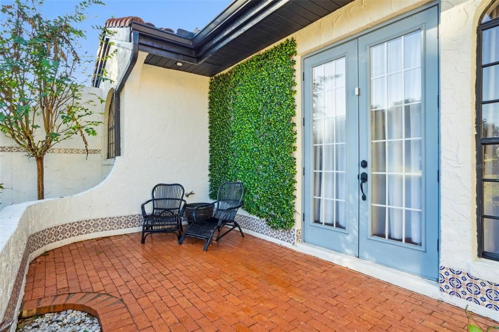 For Sale: $1,200,000 (5 beds, 4 baths, 3190 Square Feet)