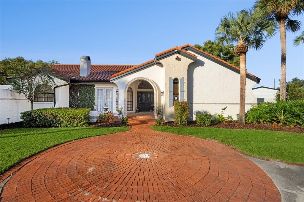 For Sale: $1,200,000 (5 beds, 4 baths, 3190 Square Feet)