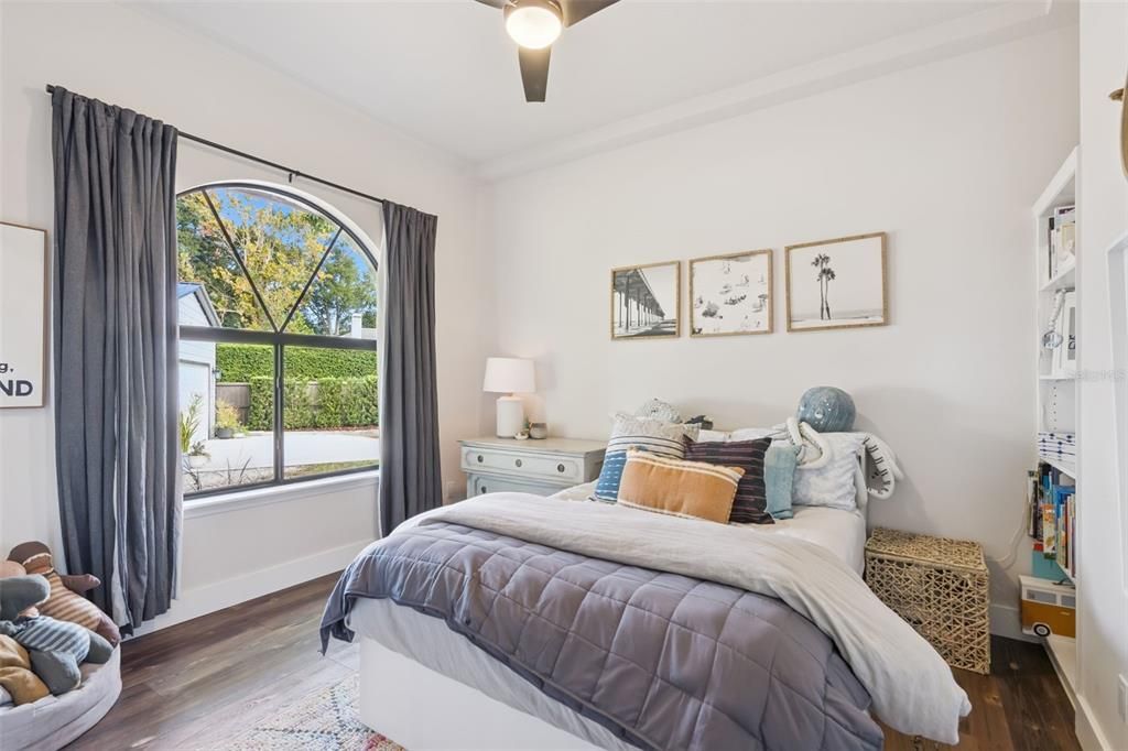 For Sale: $1,200,000 (5 beds, 4 baths, 3190 Square Feet)